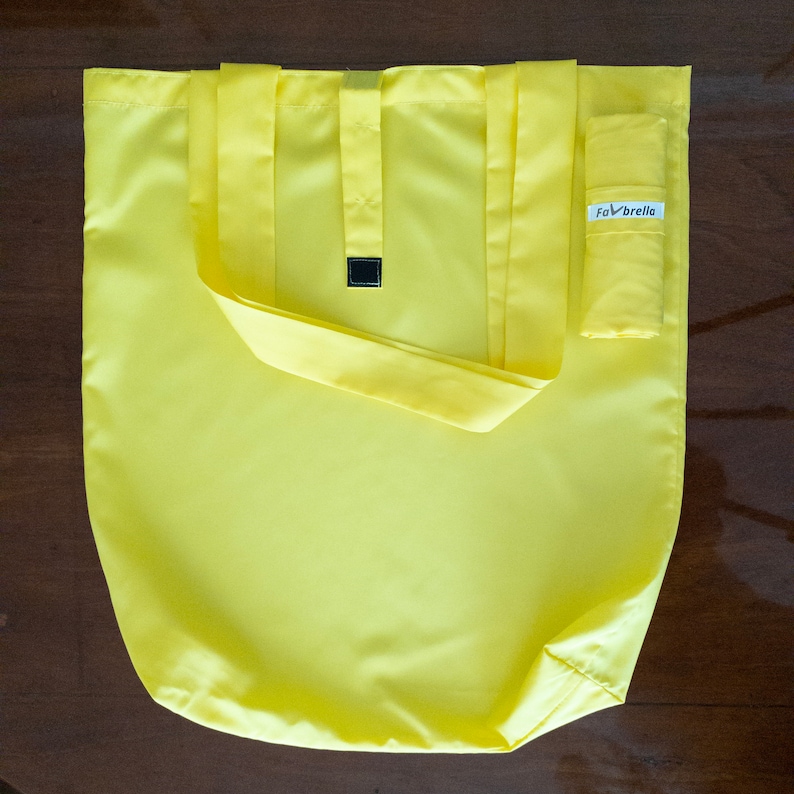 Favbrella-Rainbow-Colors-Theme-Polyester-Foldable-Yellow-Bag-Photo
