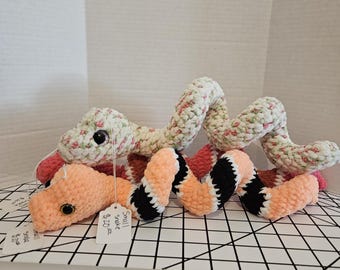 Crochet small snake plush, handmade snake amigurumi, cute crochet serpent, soft plush snake toy, gift for reptile lovers