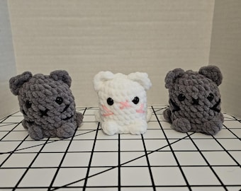 Crochet Micro Cat Plush, Tiny Amigurumi Kitten, Cute Desk Buddy, Small Kawaii Plushie, Cat Lover Gift, Pocket Size Stuffed Animal