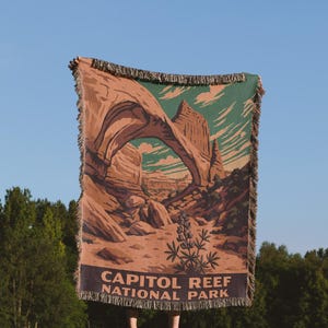 Capitol Reef National Park Woven Blanket – Utah Desert Arch Tapestry Throw, Retro National Park Decor, 100% Cotton Blanket