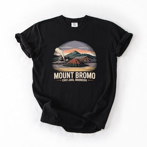 Mount Bromo-skjorta: Comfort Colors East Java Indonesien-tröja, vulkansoluppgångsresetröja, barntröja