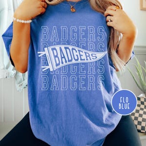 Camiseta con la mascota de los Badgers - Camiseta Badgers Comfort Colors® - Camiseta de equipo universitario - Camiseta para animar a la universidad - Camiseta para el día del partido - Camiseta para aficionados de los Badgers