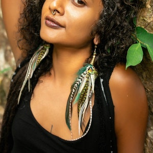 Green feather earrings. Emerald feather earrings. Long feather earrings with real feathers .Tropical earrings. Tribal earrings with feathers
