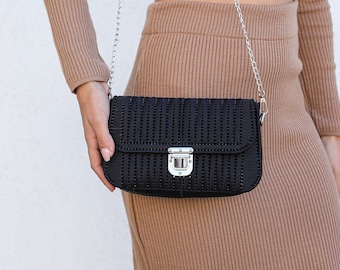 Black crossbody purse top with chain strap