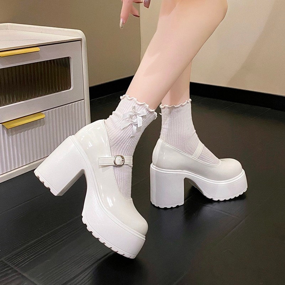 plain white pumps women's