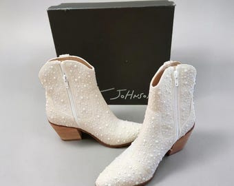 Betsey Johnson Diva Pearl Glass Stones White Pearl Western Ankle Boots Size 6.5
