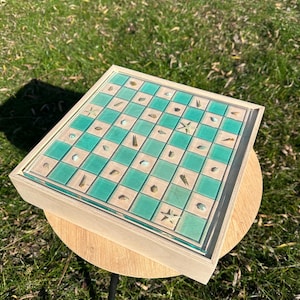 Handmade Resin Ocean Chess Set: Seashell & Starfish Details