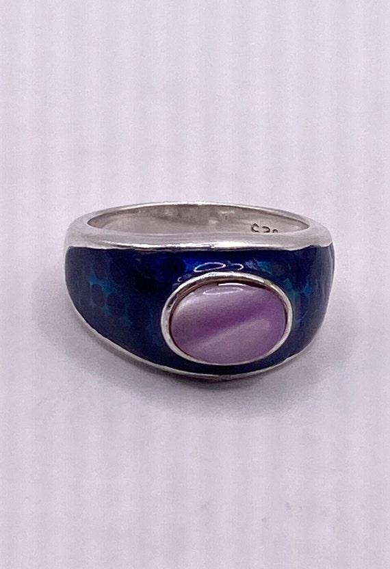 Vintage lavender purple mother of pearl band ring - image 4