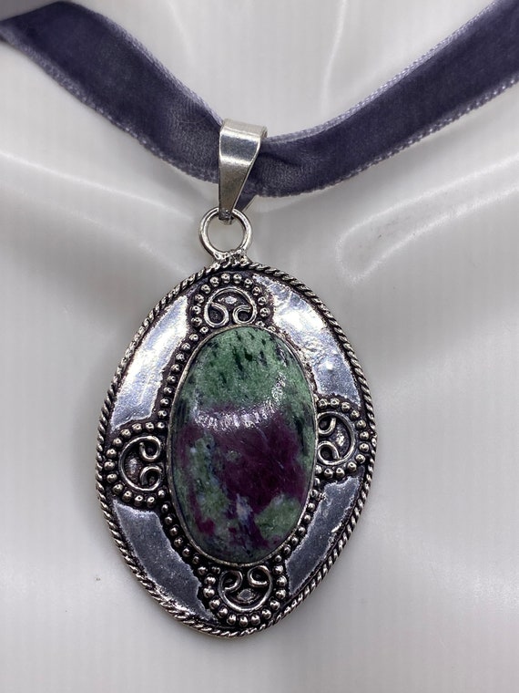 Vintage Green Ruby Zoisite Pendant Necklace | Sto… - image 2