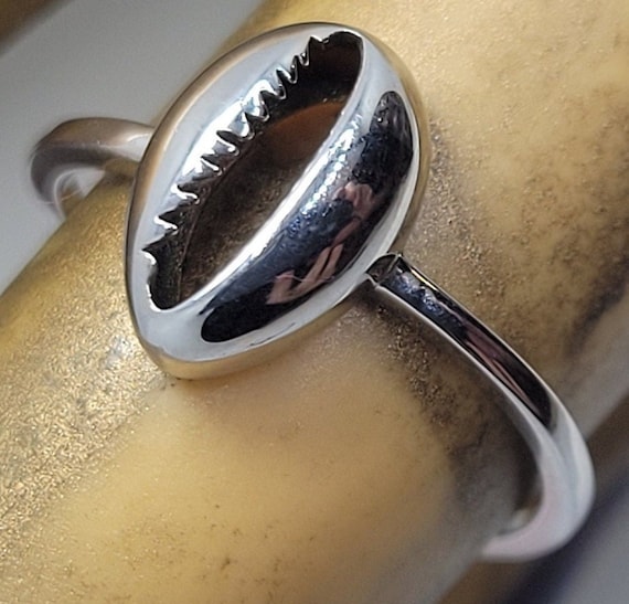 Antique Silver Seashell Ring | Vintage Sterling S… - image 1