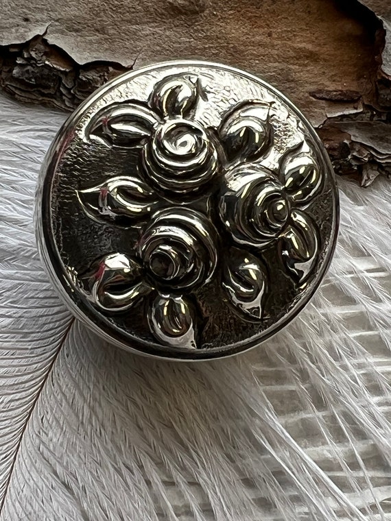 Vintage 900 silver Hand carved flower pill box Rep