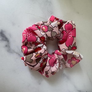 Japanese Kimono Fabric Scrunchies, Chirimen Scrunchies, Japanese Pattern Scrunchies, Cherry Blossom Scrunchies