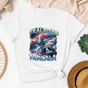 T-shirt graphique drôle de requin Tralalero Tralala, t-shirt requin cool pour homme et femme, chemise requin dessin animé tendance, chemise requin drôle pour t-shirt