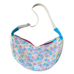 Bolsa tiracolo de colcha reciclada