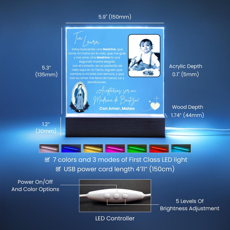 May include: A personalized LED night light with a blue acrylic panel and a wooden base. The panel features a photo and text in Spanish. The light measures 5.9 inches (150mm) wide and 5.3 inches (135mm) tall.