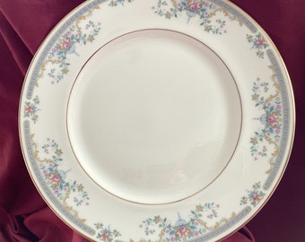 Royal Doulton Juliet Dinner plate 10.75&quot; 27cm Romance Collection fine Bone China from England vintage 1981