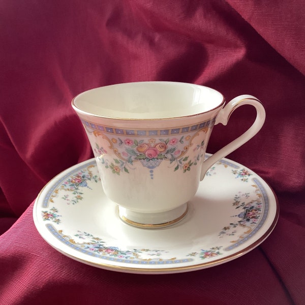 Royal Doulton Juliet Footed Tea Cup & Saucer 1981 Romance Collection vintage Fine China