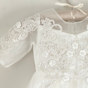 Vestido blanco de primera comunión para niñas, vestido de primera comunión de manga larga, vestido blanco de encaje para niñas de las flores, vestido de bautizo con perlas para niñas pequeñas.