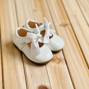 Girls White Patent Bow Mary Janes, Baby Toddler Girls Mary Janes, Hard-Sole Mary Janes Girls, Baptism Shoes, Christening Shoes, Easter Shoes