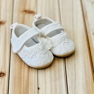 ivory infant dress shoes Infant Girls Ivory Shoes W/ Bow - Size: 3 Infant