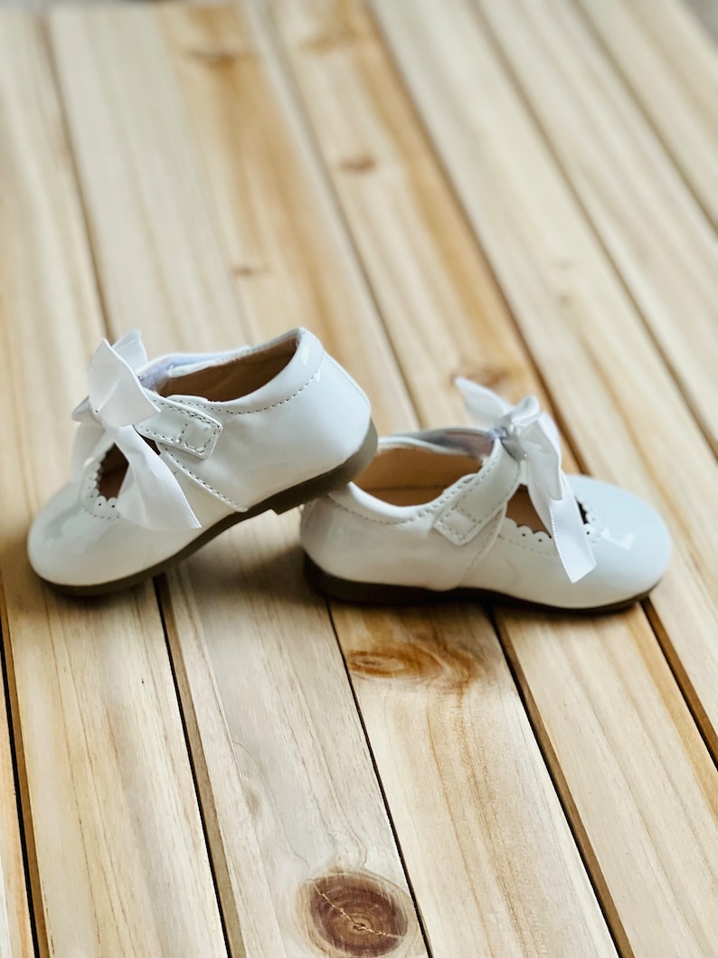 Girls White Patent Bow Mary Janes, Baby Toddler Girls Mary Janes, Hard-Sole Mary Janes Girls, Baptism Shoes, Christening Shoes, Easter Shoes image 3