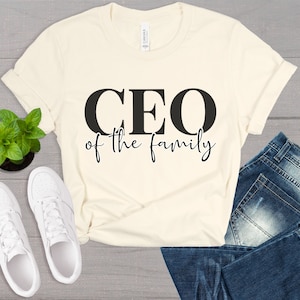amministratore delegato della famiglia, t-shirt da donna, pensa come un capo ragazza, regalo per la festa della mamma, capo infernale, regali per la mamma, camicia da donna, capo signora svg tee