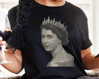 Queen Elizabeth II T-Shirt: British Royal Platinum Jubilee Top