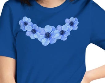 Blue flowers minimalist cottage core vintage t-shirt