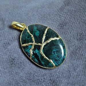 COLLAR KINTSUGI CON INICIAL Joyería Art Decó Arte japonés Collar con medallón Wabi Sabi Regalo para ella Collar minimalista Joyas únicas grabadas