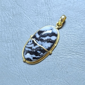 Handmade Kintsugi Jasper Necklace: Gold Japanese Art Jewelry