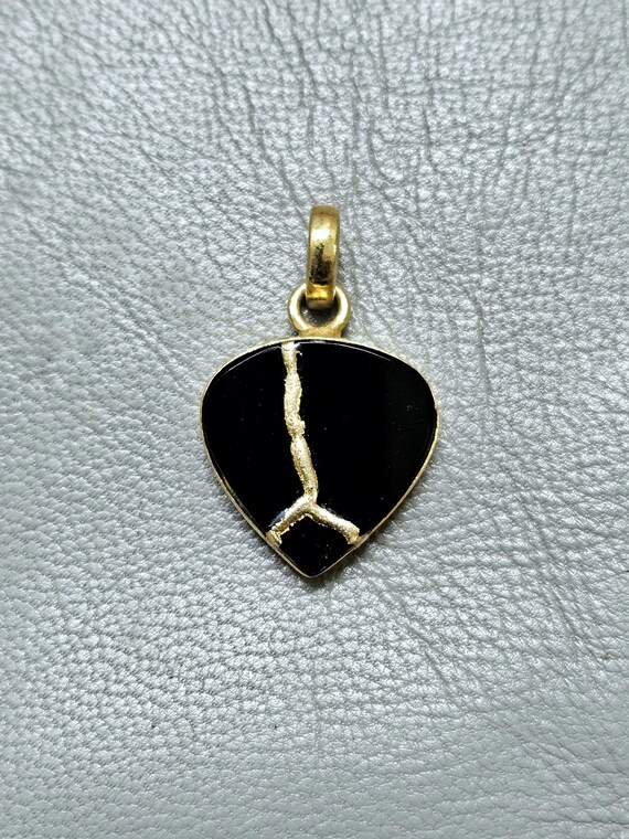 Pendentif Kintsugi Onyx Noir Fait Main - Bijou Artisanal Unique Et Cadeau Élégant