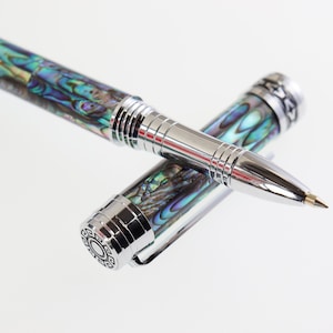 Penna a sfera in madreperla Shell Lnlaid Pen, Seashell RollerBall Pen, Penna naturale fatta a mano, Nuova Zelanda Abalone Shell Pen