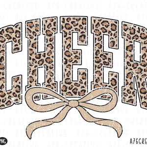 Op de afbeelding: Een digitaal ontwerp met het woord "CHEER" in een vet, verweerd lettertype met een luipaardprintpatroon. Onder het woord staat een beige strik. Het ontwerp staat op een witte achtergrond. De tekst "A76CREATIVE" staat rechtsonder.