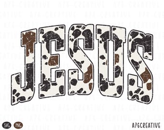 Könnte beinhalten: Das Wort "JESUS" in einer fetten, verwitterten Schriftart. Die Buchstaben sind mit einem Kuhfellmuster in Braun-, Schwarz- und Weißtönen gefüllt, das schwarz umrandet ist. Das Design hat einen Vintage-Look mit dem Text "A76CREATIVE" unten.