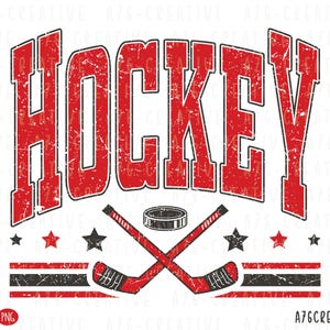 K&ouml;nnte beinhalten: Ein rotes "HOCKEY"-Grafikdesign mit gekreuzten Hockeyschl&auml;gern, einem Puck, Sternen und Streifen. Das Design enth&auml;lt den Text "A76-CREATIVE" und ist in SVG- und PNG-Formaten verf&uuml;gbar.