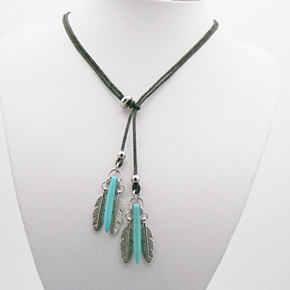 Collana Boho Chic con borsello color salmone e collana di perline
