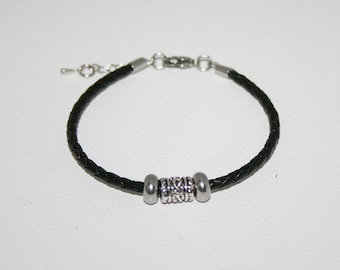 Leather bracelet with pearls / women's bracelet / braided leather strap / black bracelet / pearl bracelet