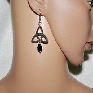 Triqueta earrings made of stainless steel with glass pearl – Celtic jewelry, Viking style, Irish symbol, gift for women