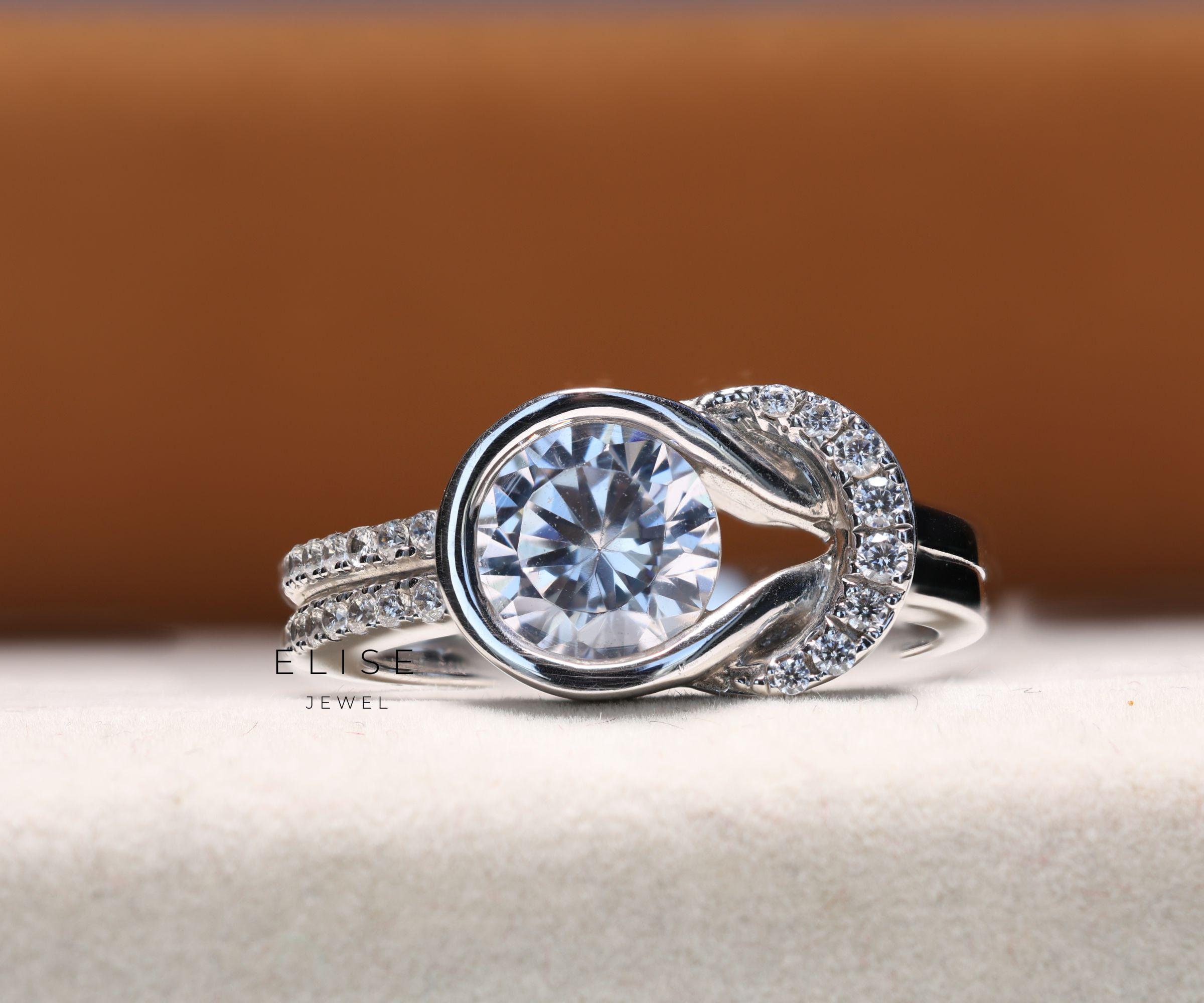 モアサナイト 指輪 シルバーMoissanite エメラルド リング 限定価格 モアッサナイト - 指輪・リングの人気通販 | minne 国内最大級の