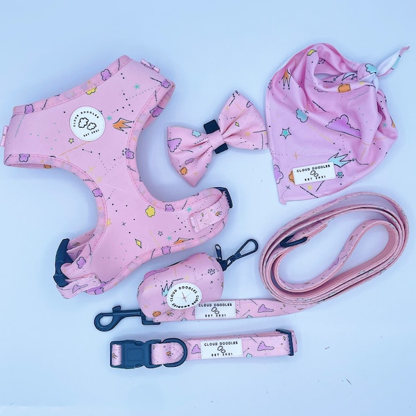 PAWTY IN PINK | Verstellbares Hundegeschirr Set | Kein Ziehen | Atmungsaktives Material | Rosa Hunde Accessoires | Hundespaziergang Set | originelles Design