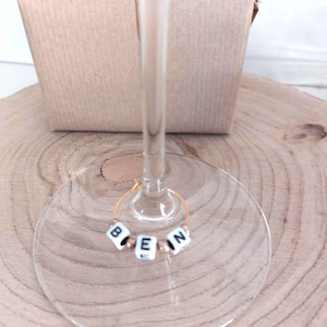 Dijes personalizados para copas de vino con letras: Marcadores de bebidas con nombre personalizado