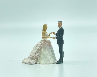 1/64 Scale Wedding Couple Model Die Cast Figures Dioramas Display Miniature Scene Layout