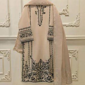 Agha Noor Xlarge - Etsy