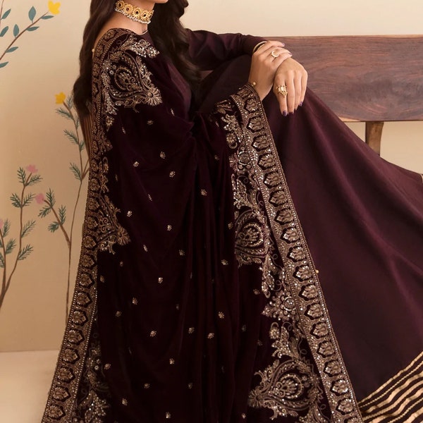 how to wear pakistani shawl