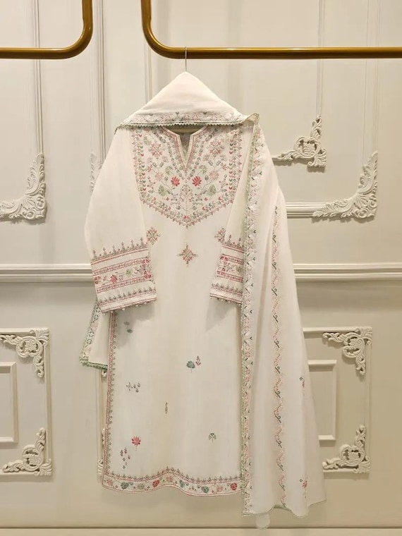jacquard embroidered dress Women's Written in Light Ivory Metallic Jacquard Sleeveless Maxi Dress | Size: M main image 1