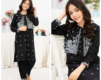 Embroidered Cotton Lawn 3pc Outfit: Pakistani Girl's Eastern Wear