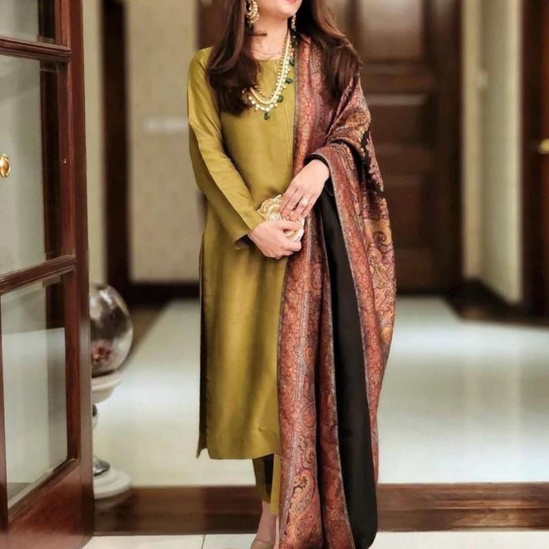 how to wear pakistani shawl