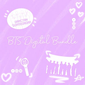 Pode incluir: Um design de pacote digital em um fundo lavanda. O texto "BTS Digital Bundle" está escrito em itálico. O design inclui ilustrações brancas do grupo, um bastão de luz, corações e as palavras "Bangtan Sonyeondan".