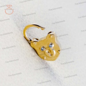 Solidna 14-karatowa złota kłódka wisiorek Pave Diamond One Side Openable Lock wisiorek ręcznie robiona biżuteria unisex złoty wisiorek urok Tinny Diamond Jewelry