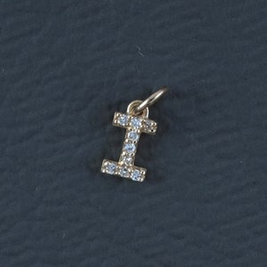 Sólido 14k oro amarillo I inicial colgante pavé diamante I letra joyería, alfabeto Unisex I colgante, hecho a mano minimalista I colgante regalo para ella